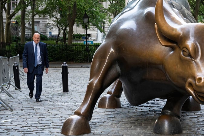 Jim Cramer Warns of Impending Bitcoin Price Plunge, Sparks Controversy