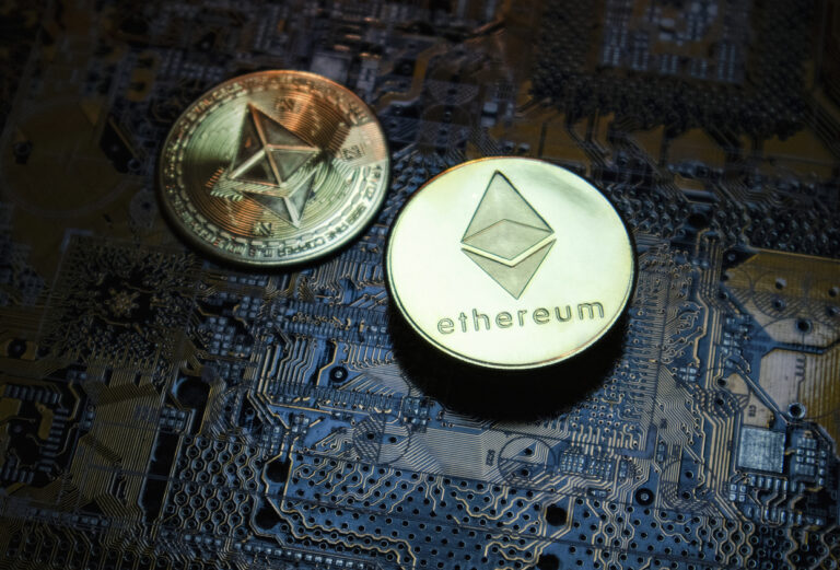 Ethereum Stays Strong Above Trendline, Targeting $3,659 Resistance Level